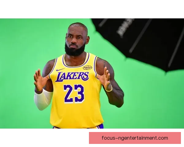 湖人勇夺关键胜利詹姆斯再现全能表现引爆球迷热情