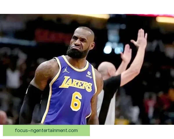 湖人队迎来新赛季挑战 詹姆斯与戴维斯合作展现强大实力